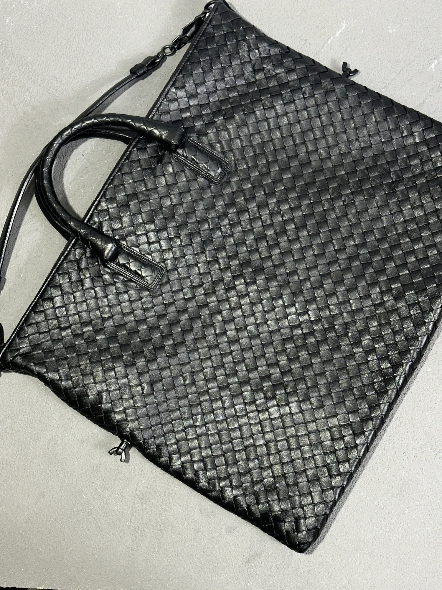 가방－ 보테가베네타 － 염색 －인트레치아토나파-가죽서류가방 수선 후